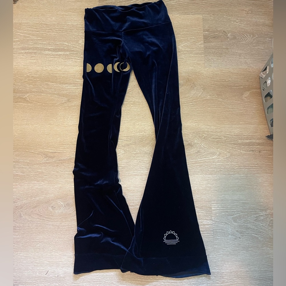 purusha people velvet flare yoga leggings (s)